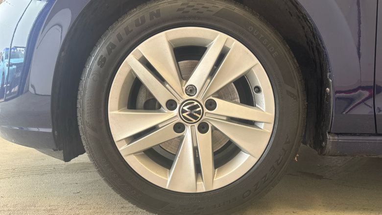 Volkswagen Golf 1.5 TSI 150 Life 5dr Petrol Hatchback